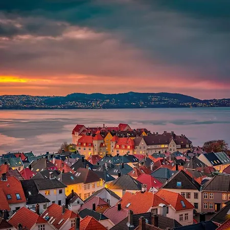 Holiday home Dinbnb Homes L Charming 2-bedroom By The Sea Cozy Bergen