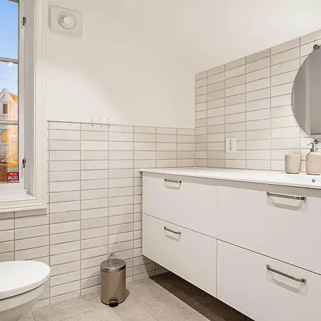 Dinbnb Homes L Charming 2-bedroom By The Sea Cozy