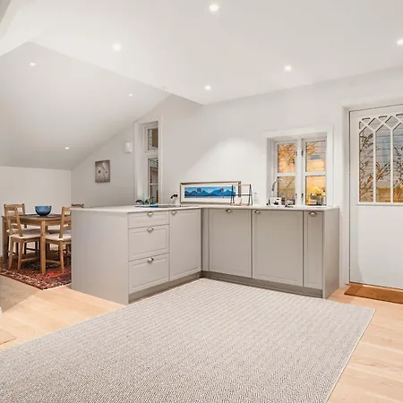 Dinbnb Homes L Charming 2-bedroom By The Sea Cozy Берген