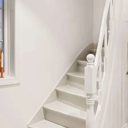 Dinbnb Homes L Charming 2-bedroom By The Sea Cozy Hébergement de vacances