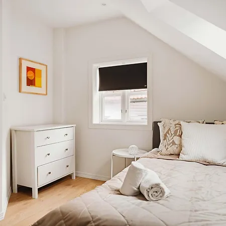 Dinbnb Homes L Charming 2-bedroom By The Sea Cozy *