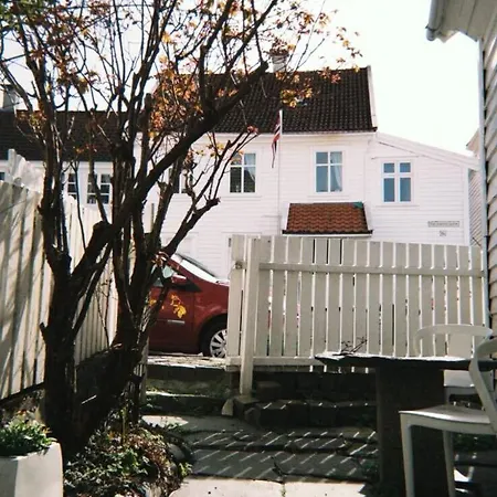 Dinbnb Homes L Charming 2-bedroom By The Sea Cozy * 卑爾根