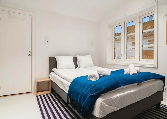 Dom wakacyjny Dinbnb Homes L Charming 2-bedroom By The Sea Cozy Bergen