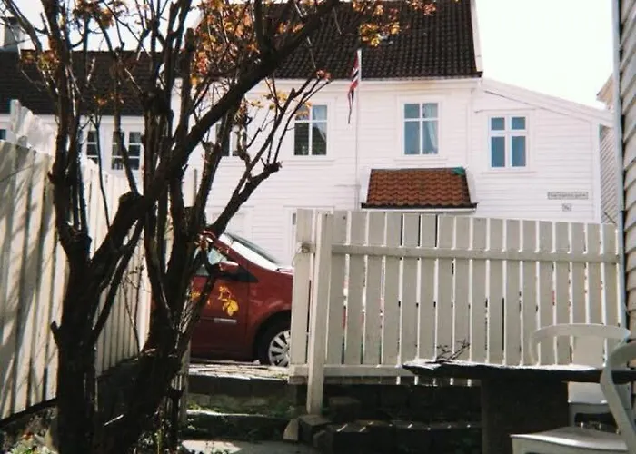 Dinbnb Homes L Charming 2-bedroom By The Sea Cozy * Bergen