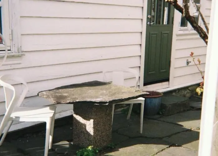 Dinbnb Homes L Charming 2-bedroom By The Sea Cozy Μπέργκεν